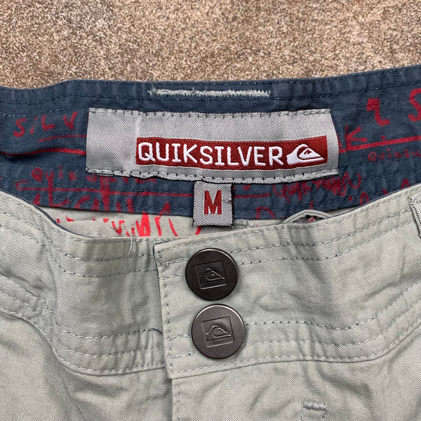 Quiksilver 90s 3/4 length shorts (M)