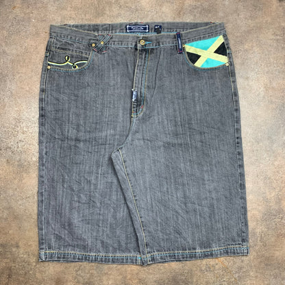 Ln geans 00s black graphic baggy jorts