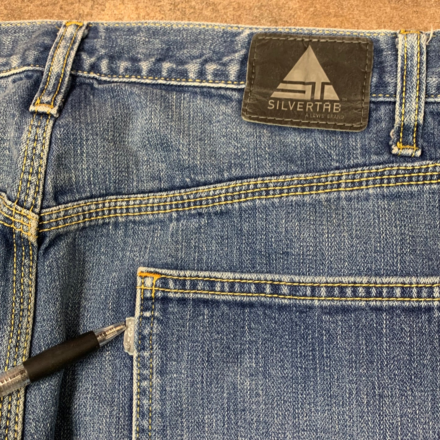 Levi's Silvertab 00s carpenter baggy jeans