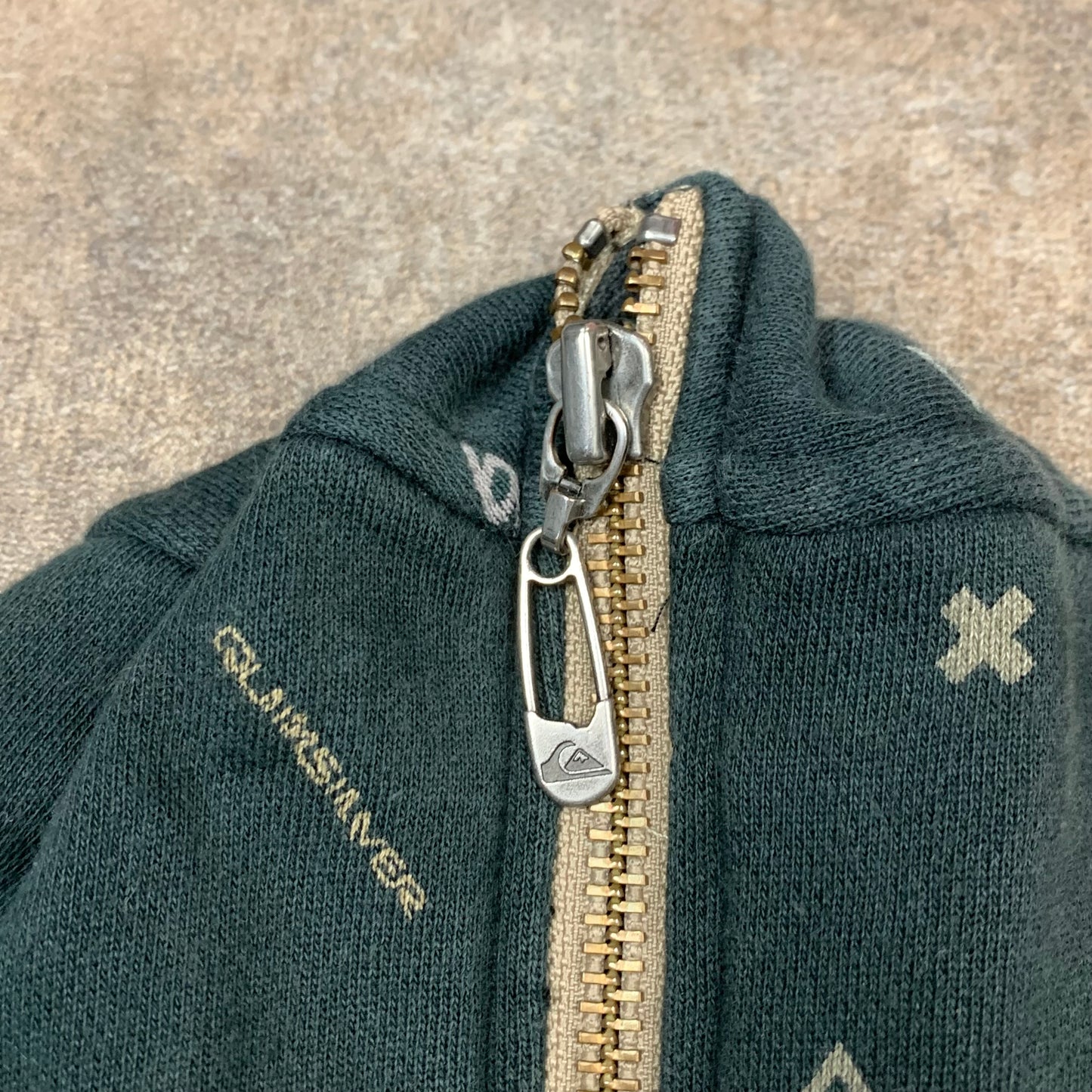 Quiksilver 00s full zip hoodie (S)