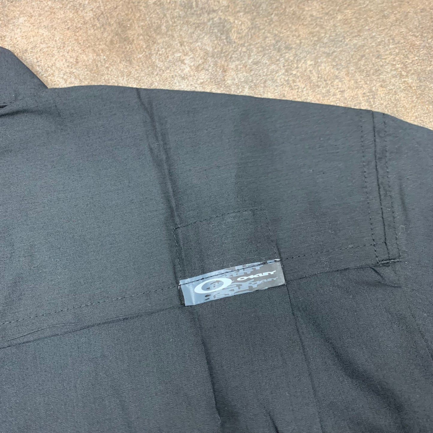 Oakley 00s deadstock button shirt (M)