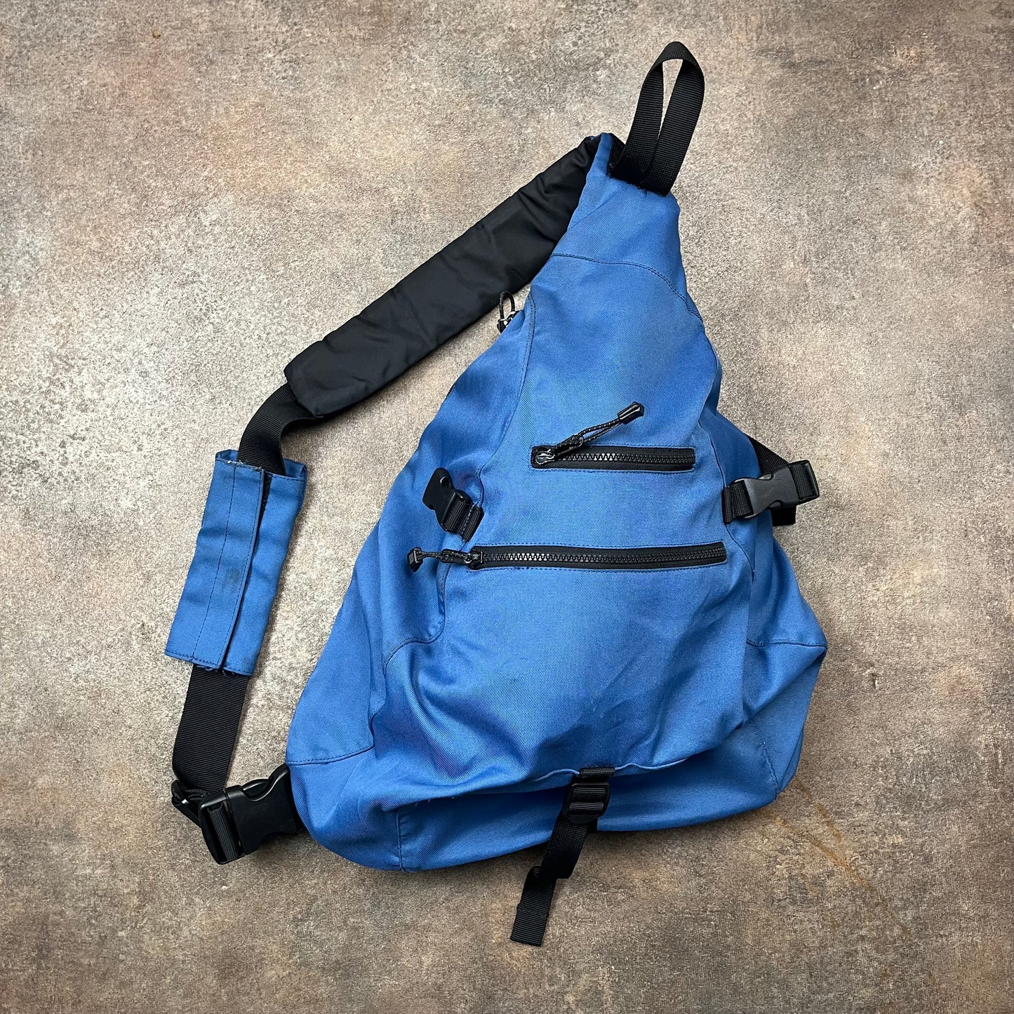 Gap 00s blue sling bag
