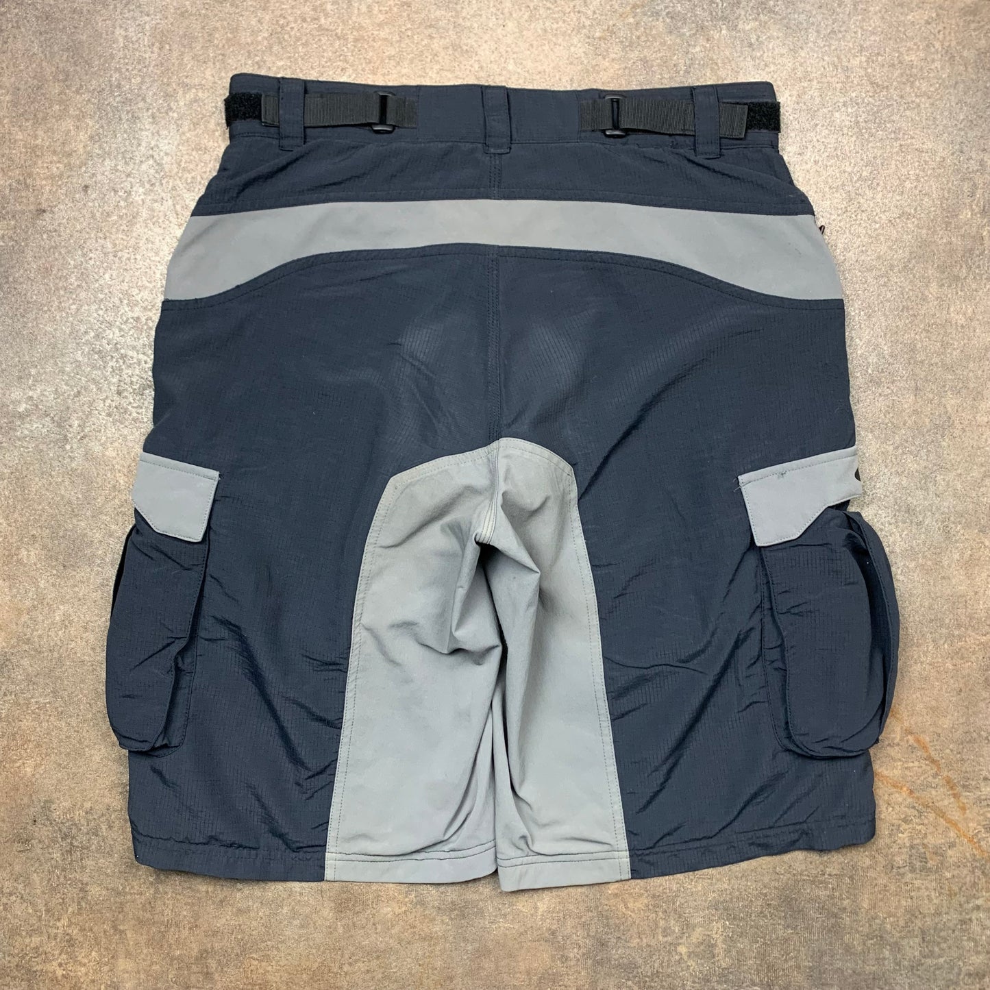 Oakley 00s MTB baggy cargo shorts (M)