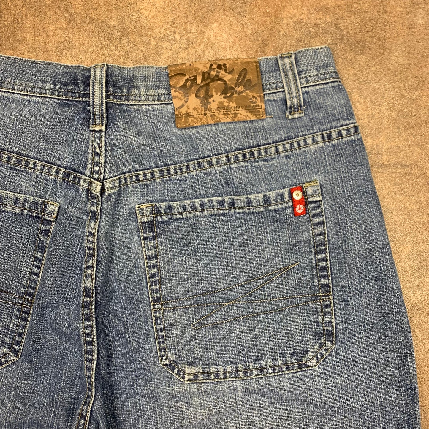Southpole 00s red tab baggy jorts (36")