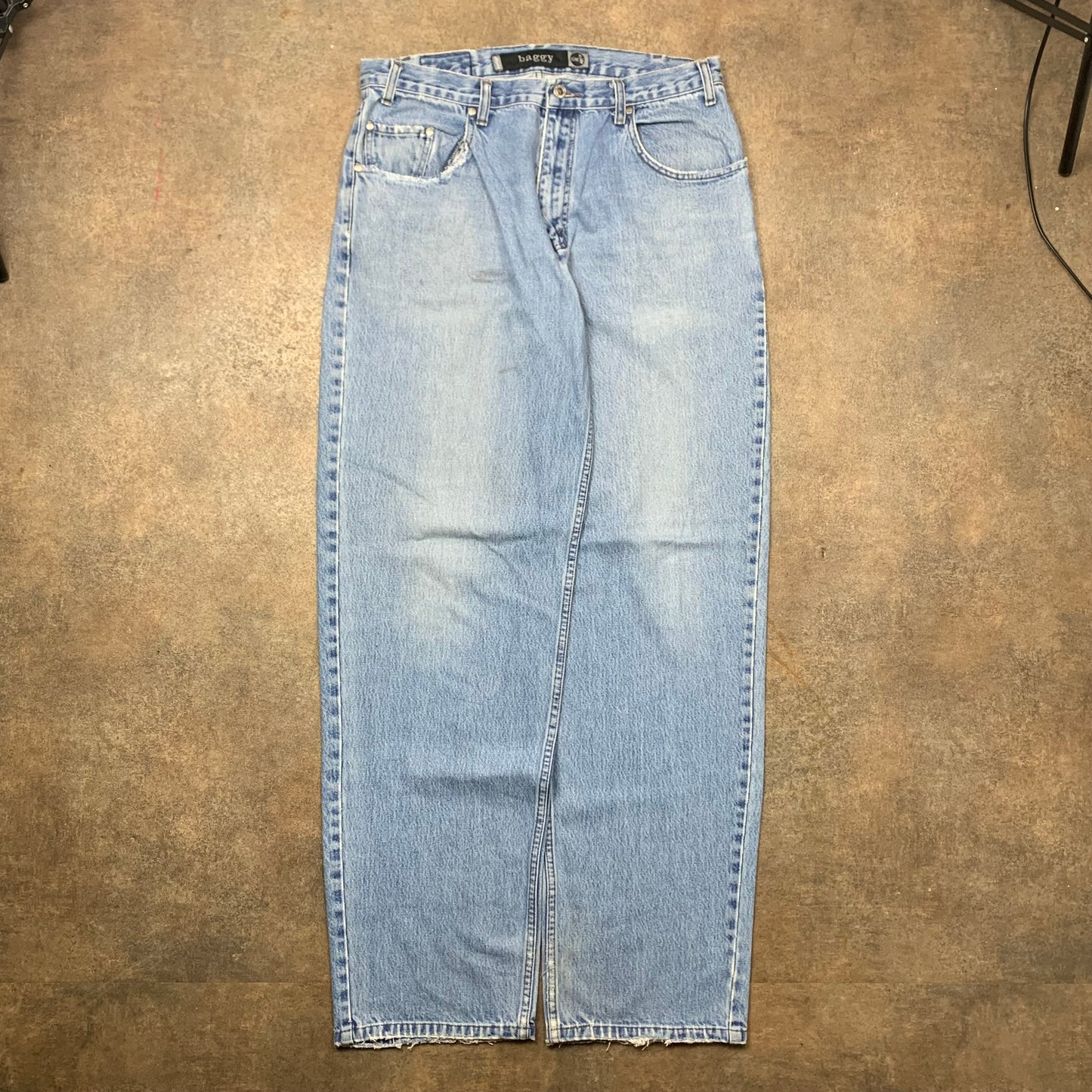 Levi's Silvertab 00s baggy pale jeans (36")