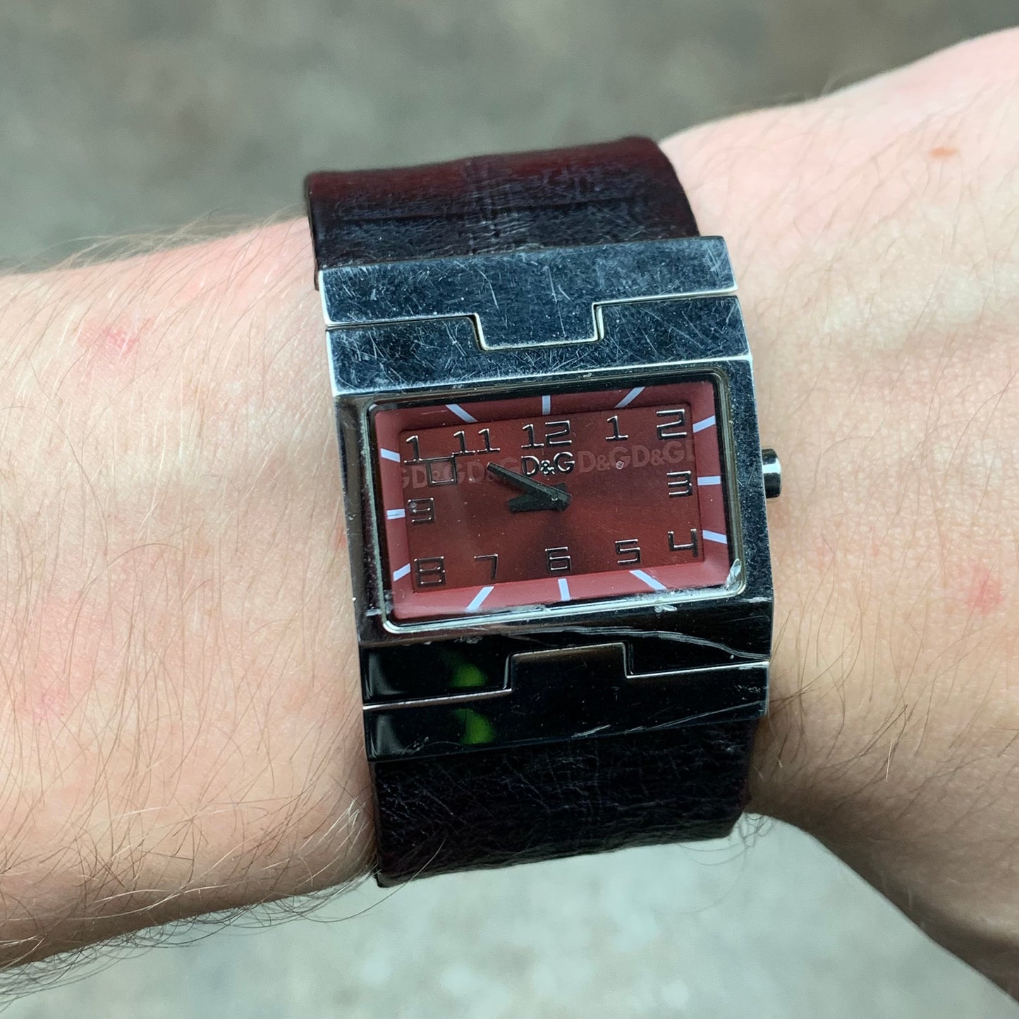 Dolce & Gabbana Time 00s red watch