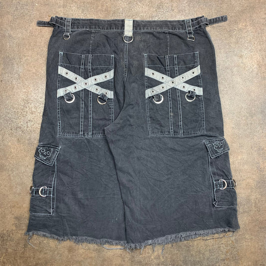 Tripp NYC 00s black baggy grunge cargo jorts