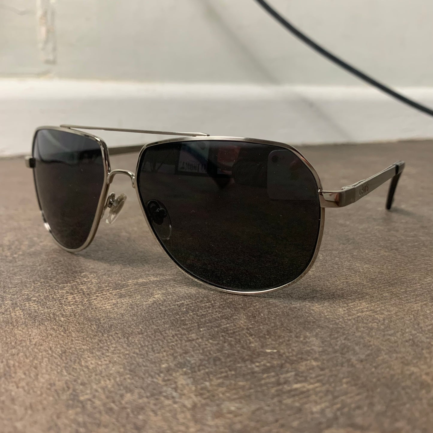 Levi’s aviator sunglasses