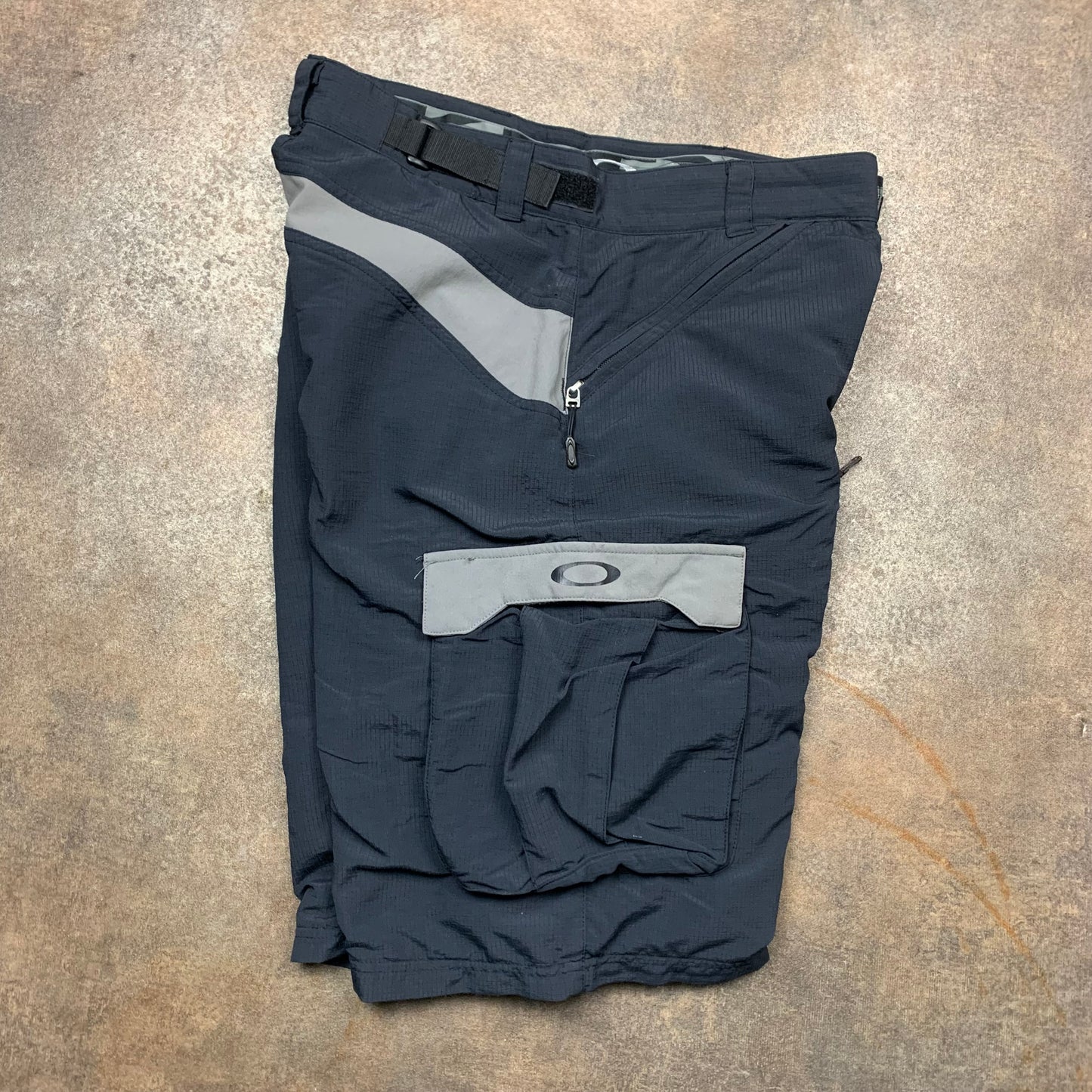 Oakley 00s MTB baggy cargo shorts (M)