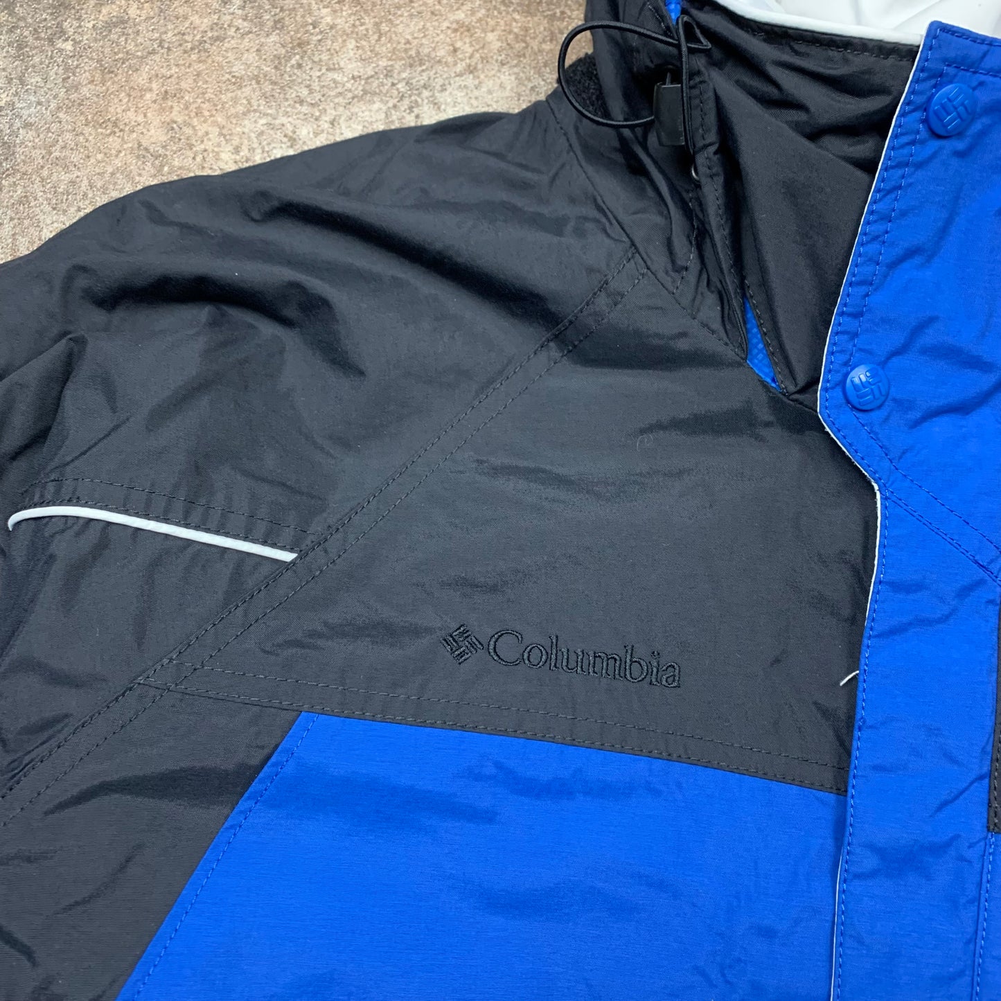 Columbia 00s blue black utilised jacket (L)