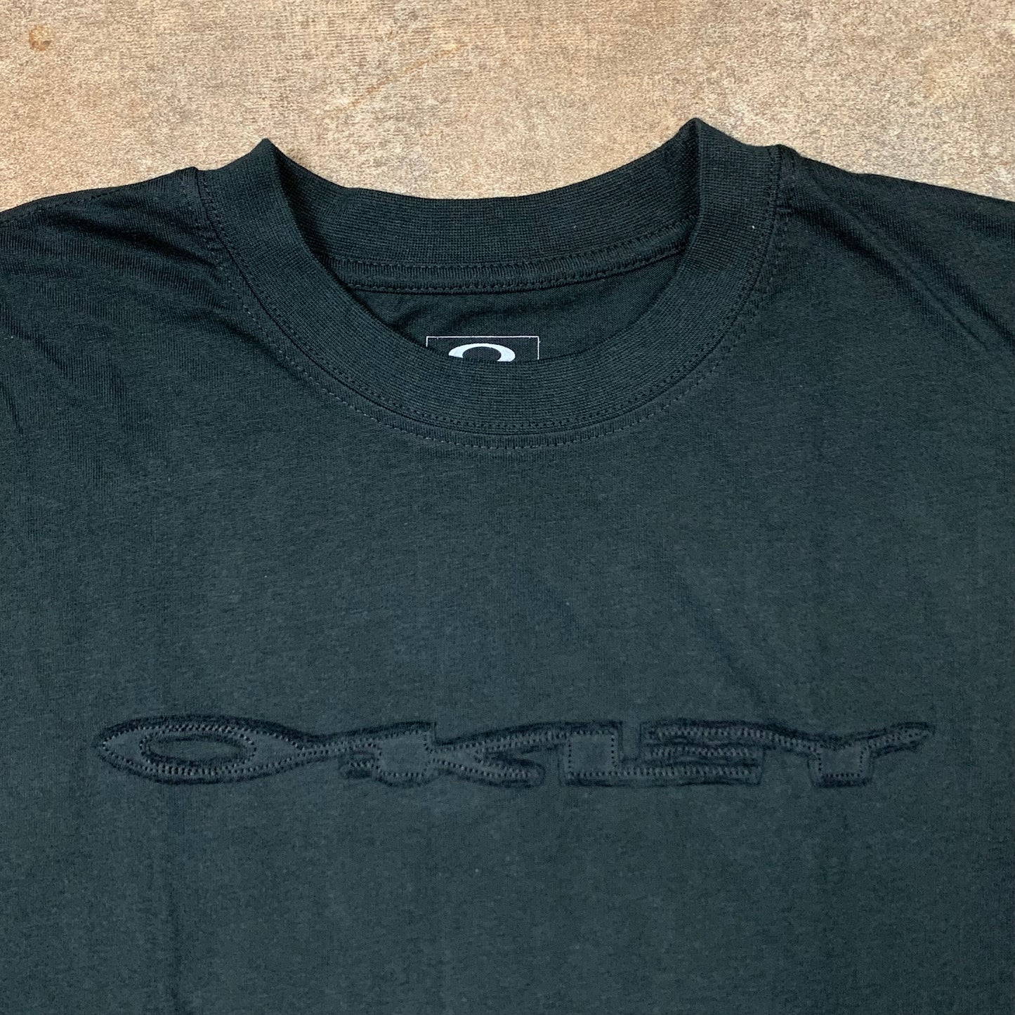 Oakley 00s cut and sewn tee (XL)