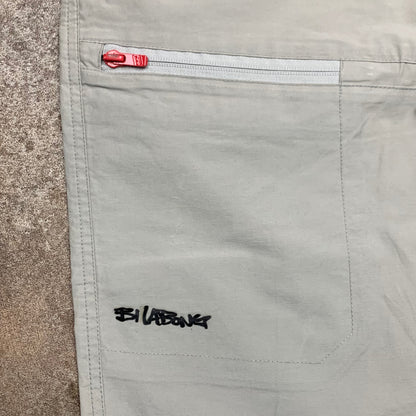 Billabong 00s cream baggy cargo shorts