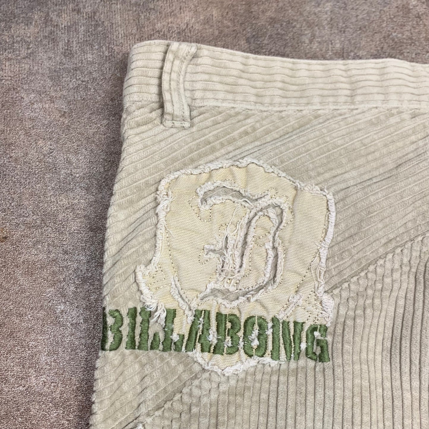 Billabong 00s corduroy graphic jeans (30")
