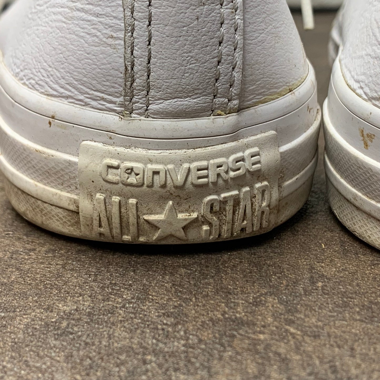 Converse 00s Chuck Taylor low top shoes