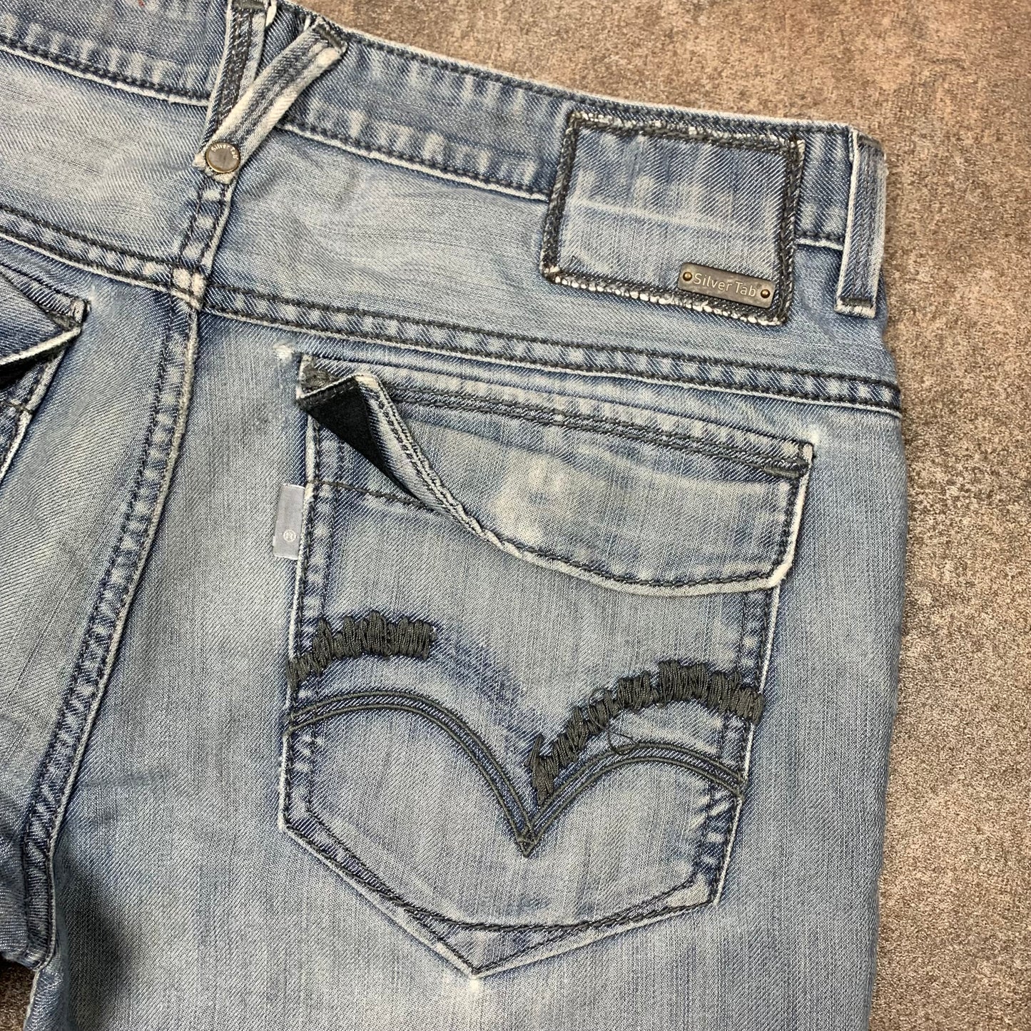 Levi's Silvertab 00s slim fit ripped jeans (32")