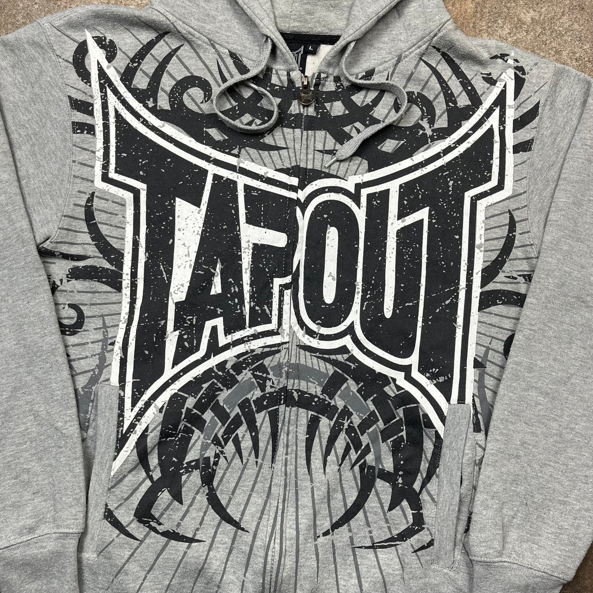 Tapout 00s graphic zip hoodie (L)