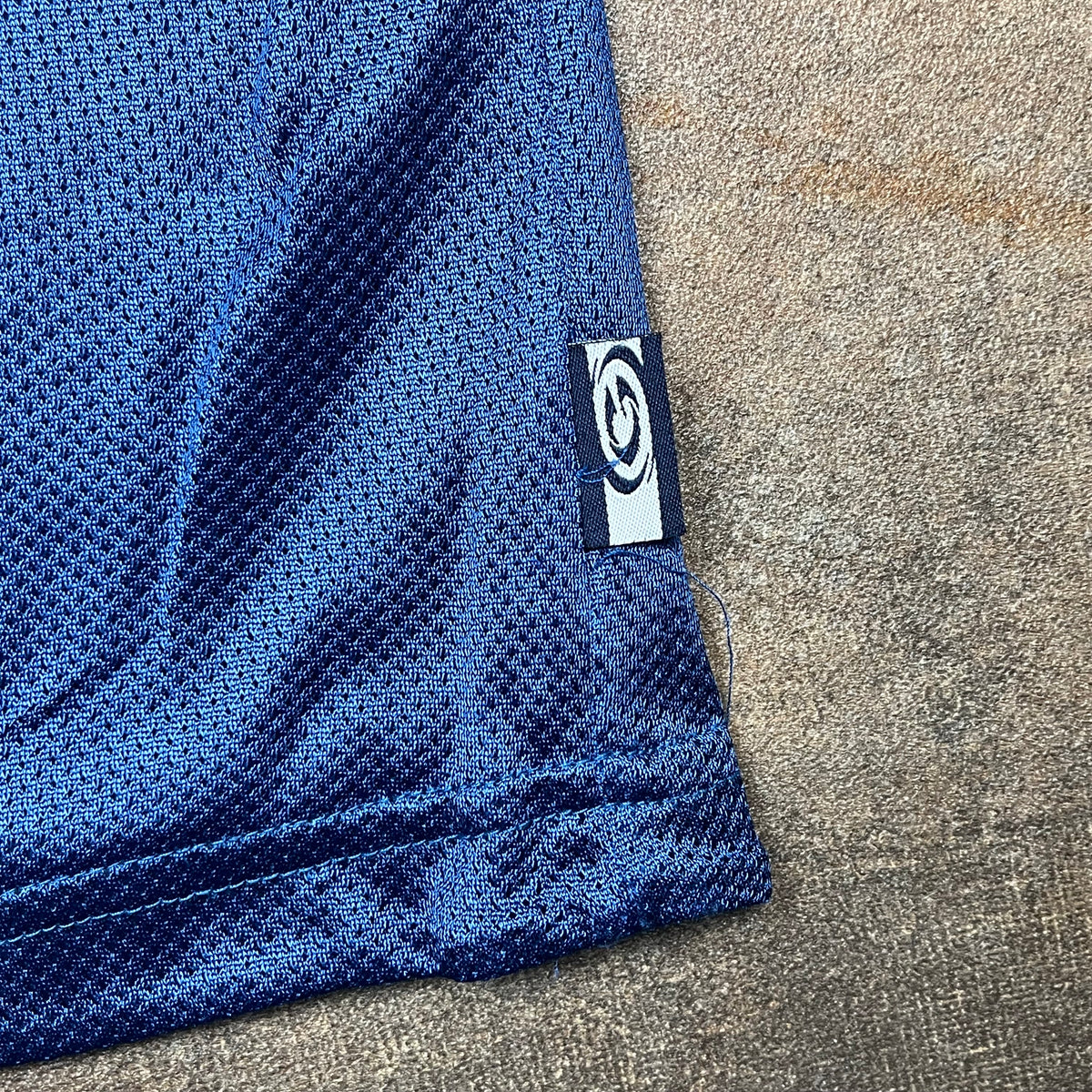 Gotcha 90s mesh graphic tee (M)