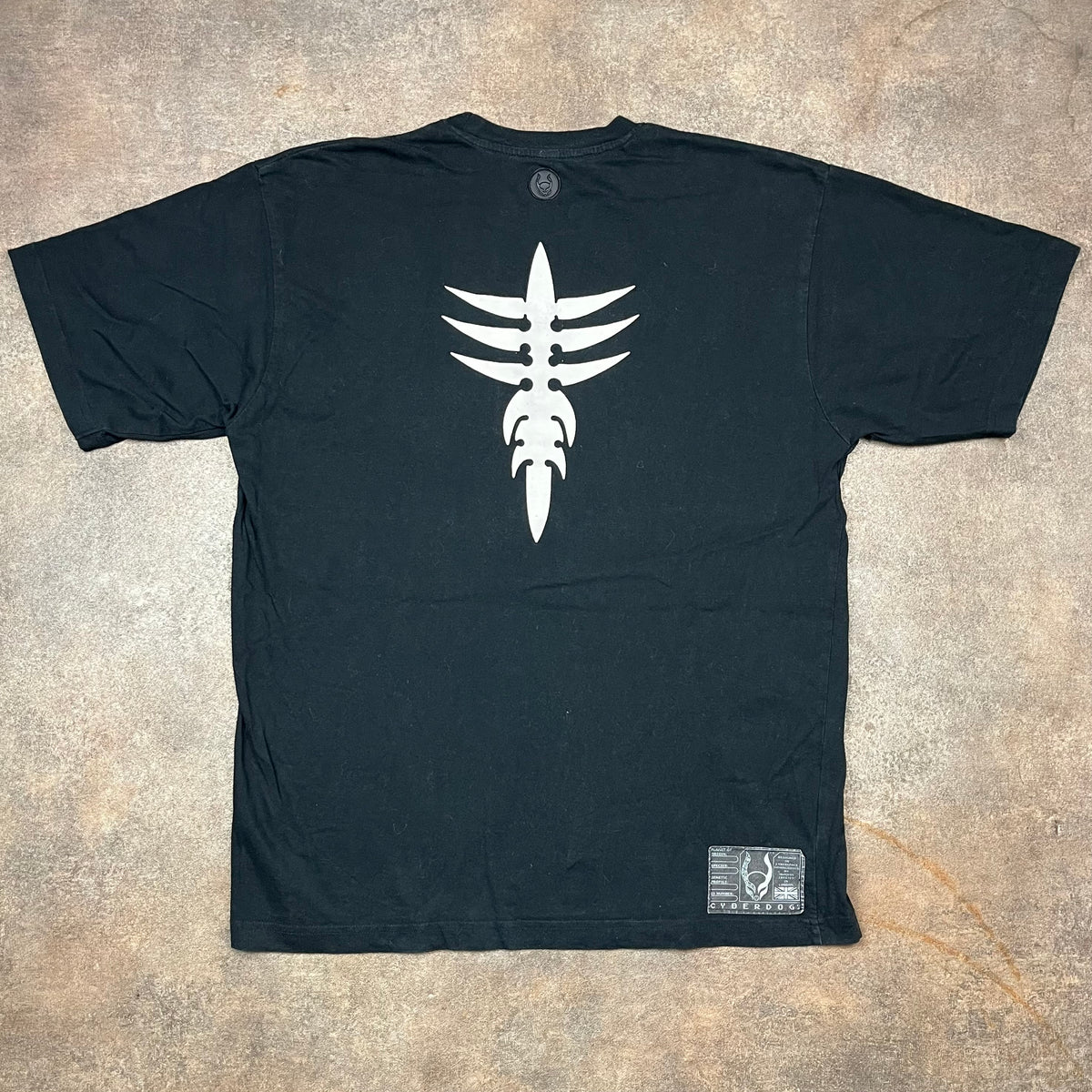 Cyberdog 00s spine graphic tee (M)