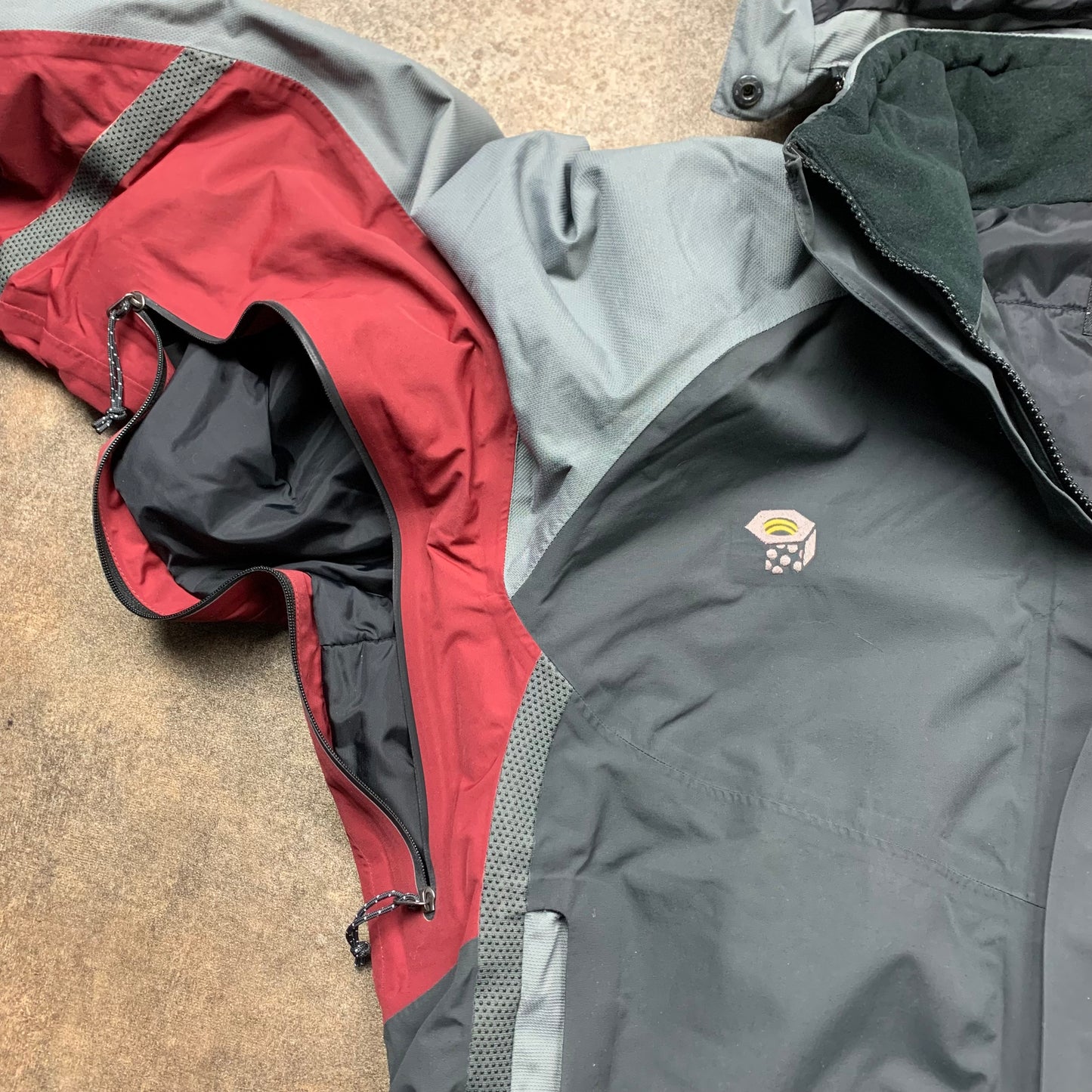Mountain Hardwear Conduit utilised jacket (M)