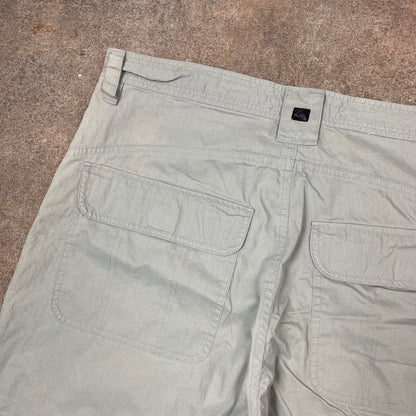 Quiksilver 90s 3/4 length shorts (M)
