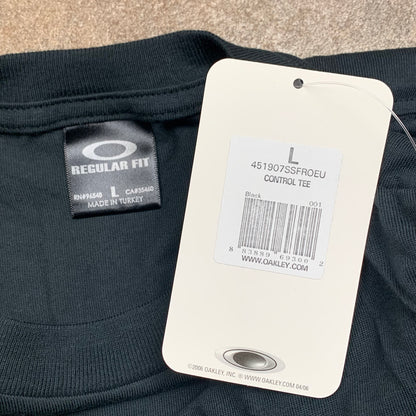 Oakley 00s black graphic deadstock t-shirt