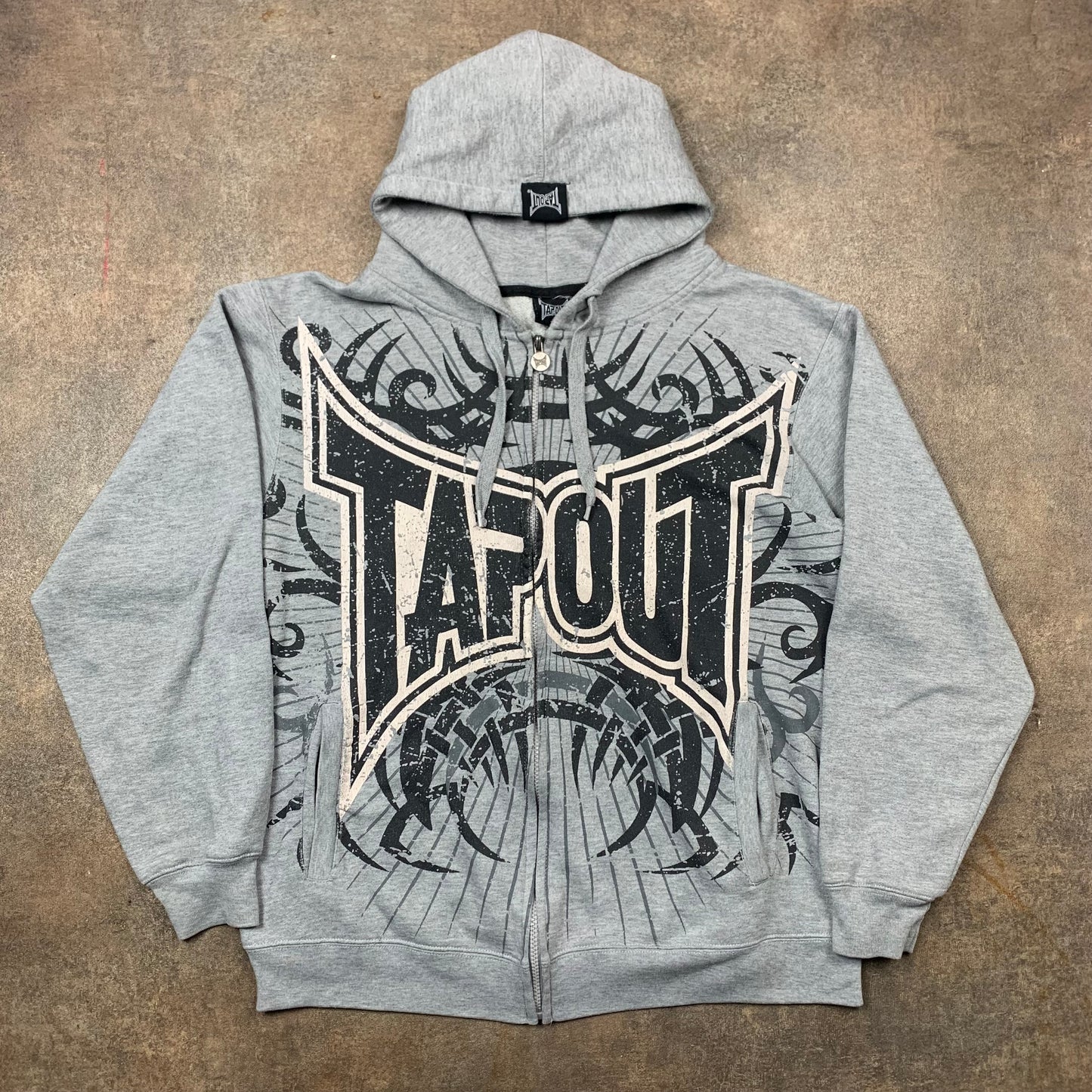 Tapout 00s boxy graphic zip hoodie (XL)