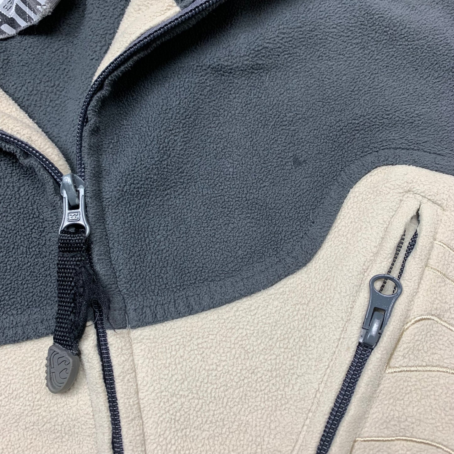 Billabong 00s embroidered cream fleece