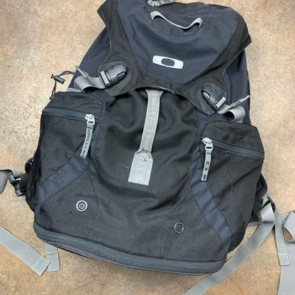 Oakley 00s large utilised backpack