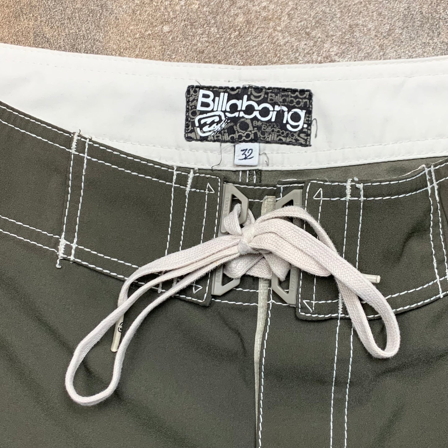 Billabong 00s brown graphic boardshorts