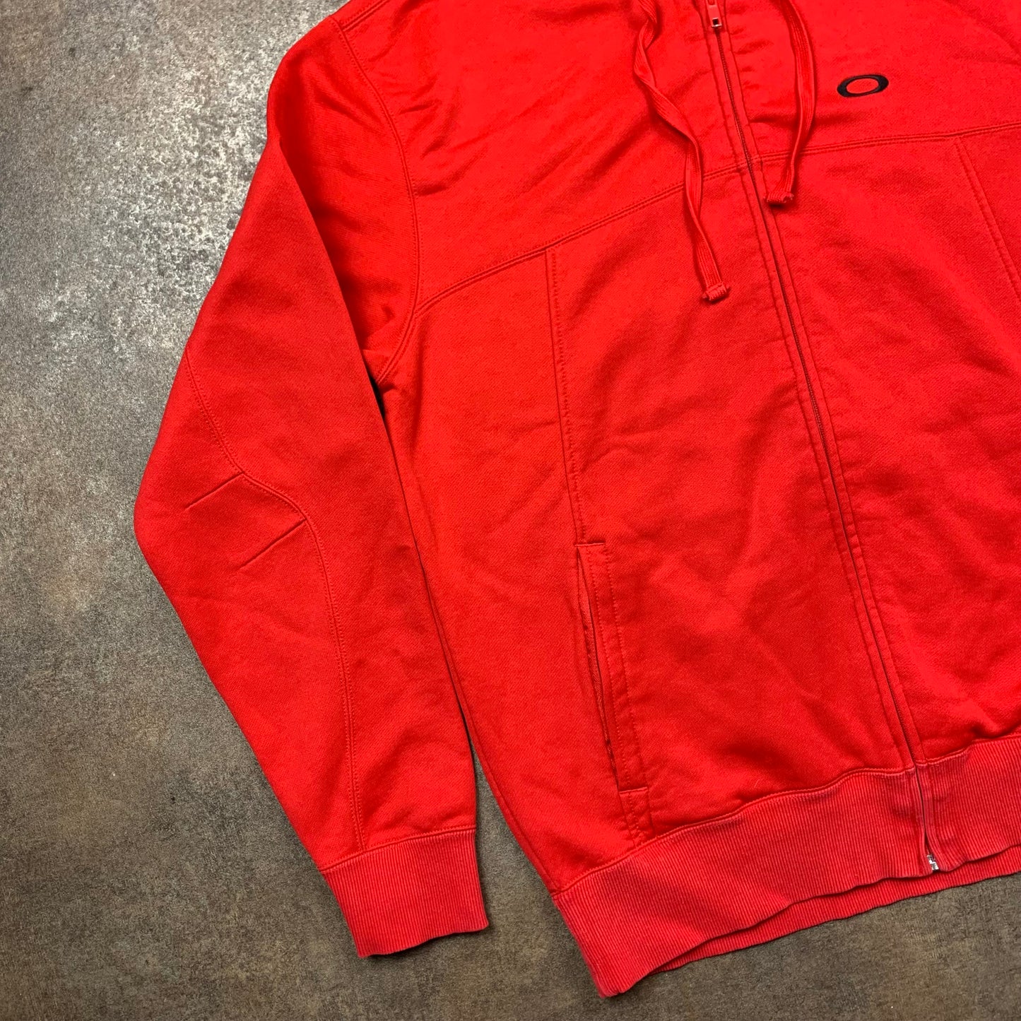 Oakley 00s red graphic zip hoodie (M)