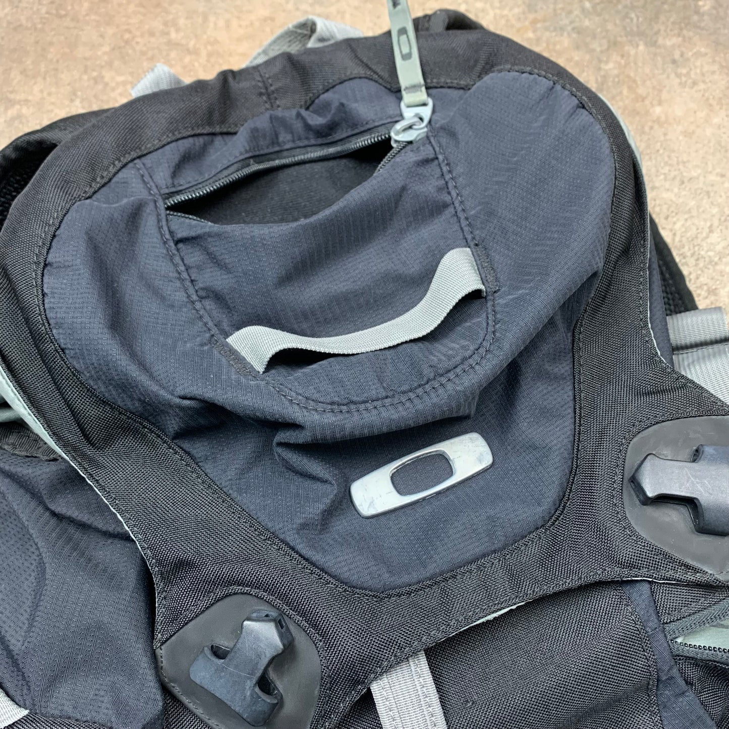 Oakley 00s large utilised backpack
