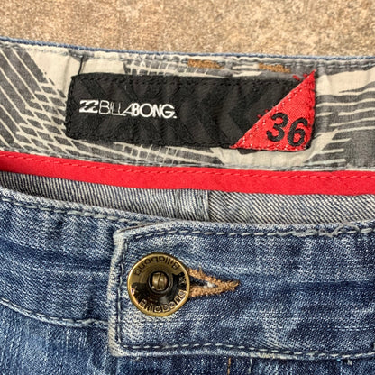 Billabong 00s baggy graphic jeans (36")