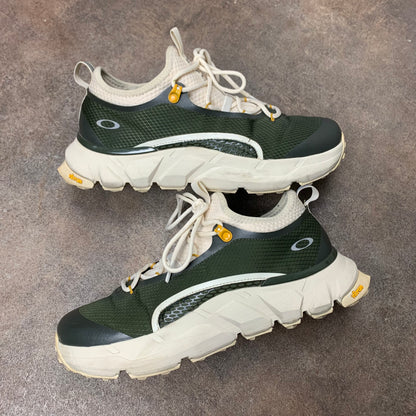 Oakley khaki cream running trainers (7)