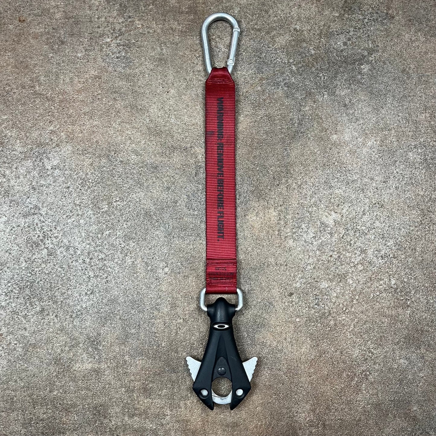 Oakley Software Icon Claw carabiner