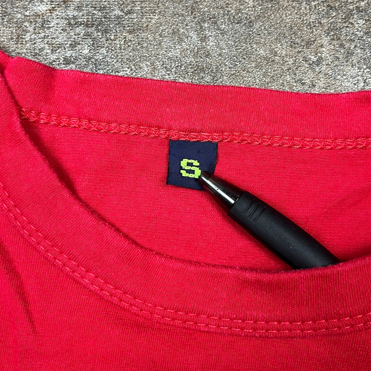 Cyberdog 00s red graphic tee (S)
