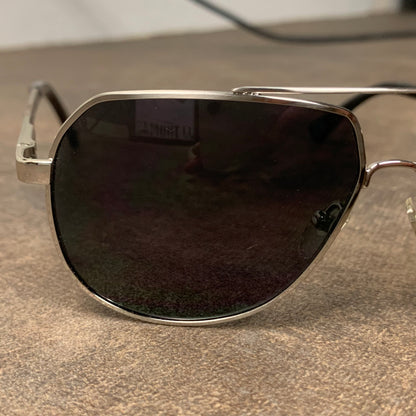 Levi’s aviator sunglasses