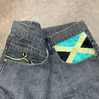 Ln geans 00s black graphic baggy jorts