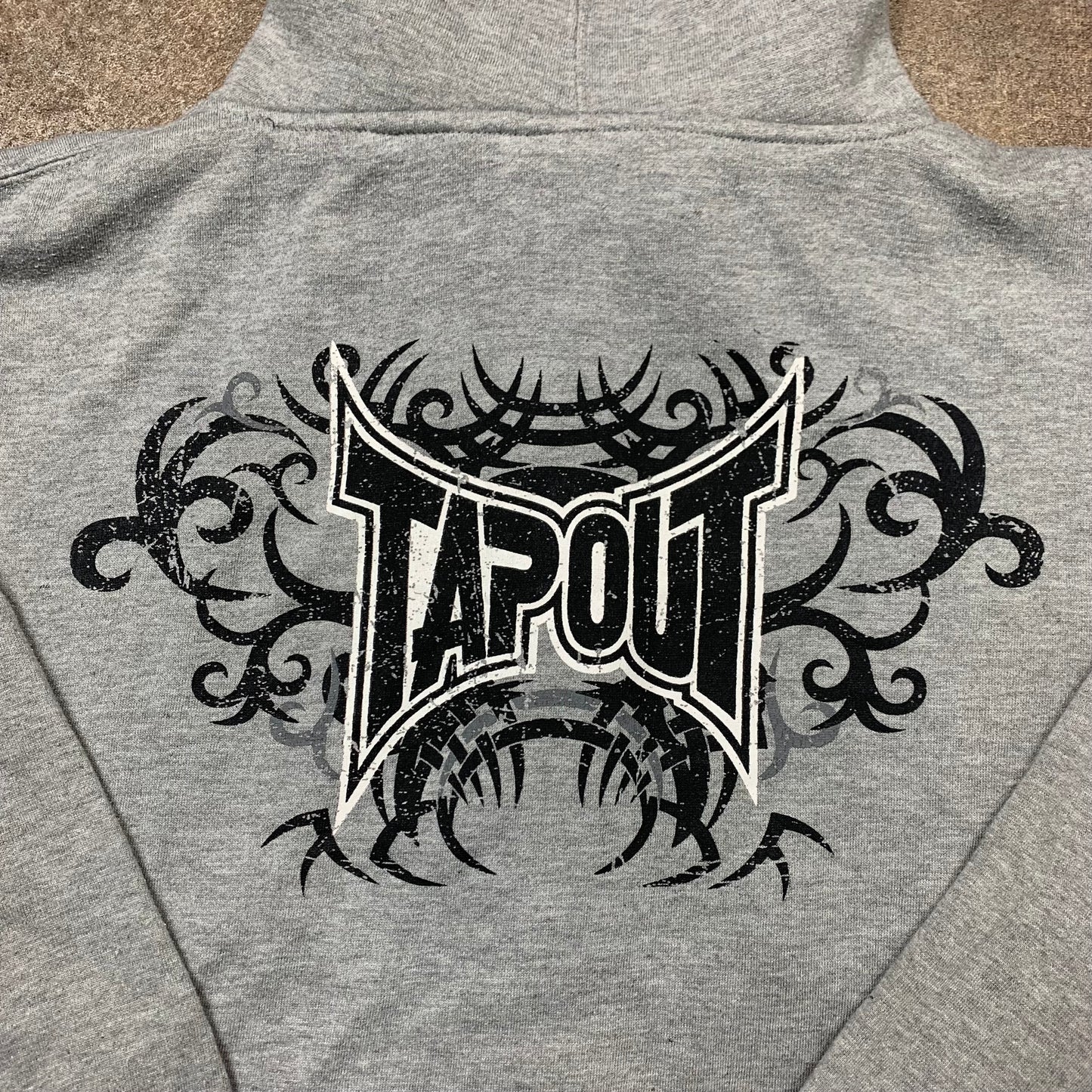 Tapout 00s graphic grunge zip hoodie (L)
