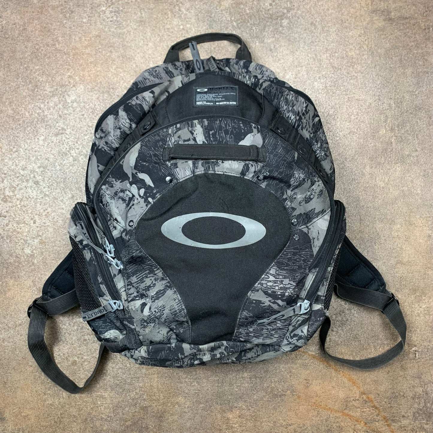 Oakley 00s Planetary Pack camo backpack
