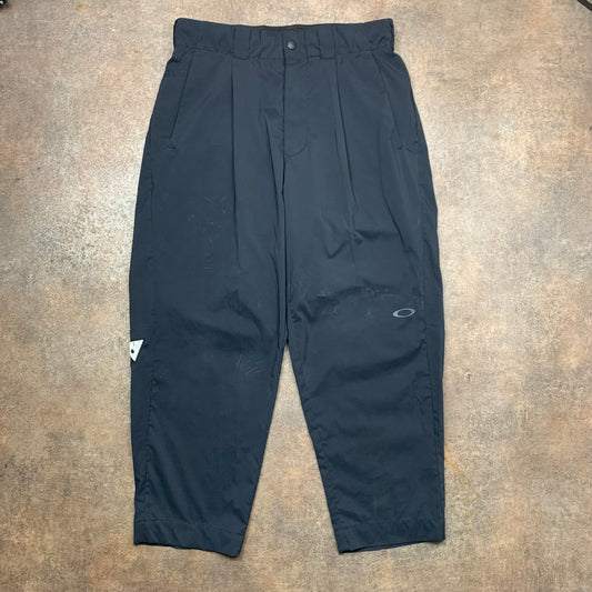 Oakley black baggy short trousers