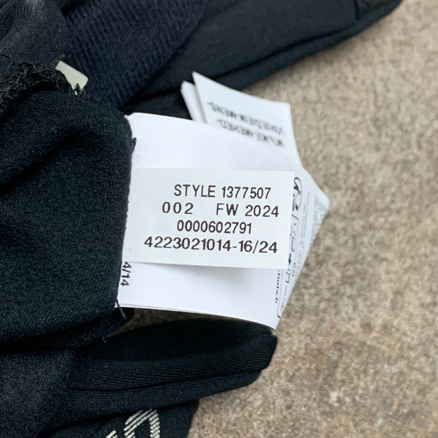 Under Armour deadstock black gloves