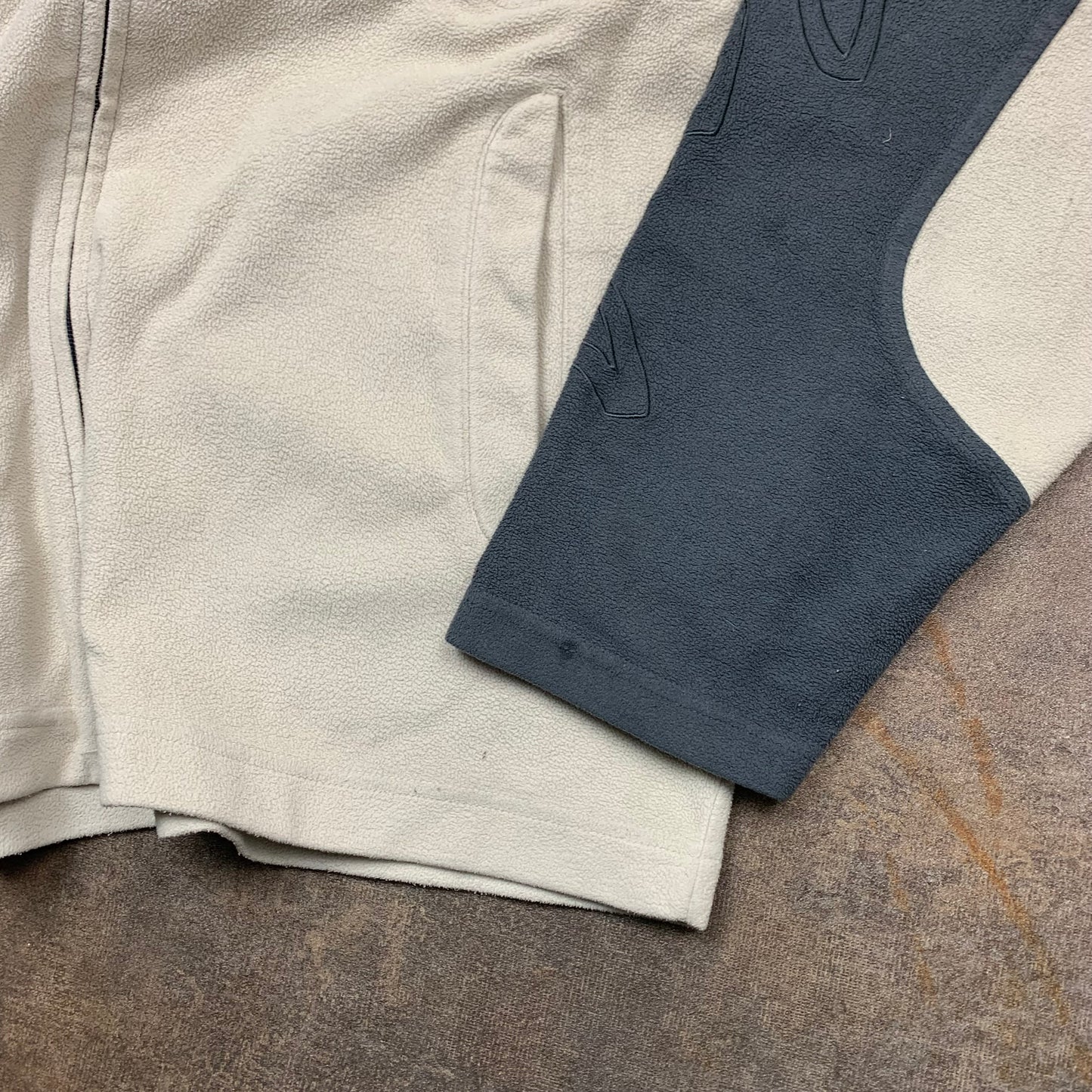 Billabong 00s embroidered cream fleece