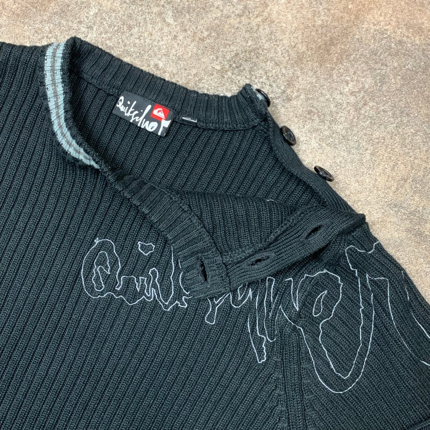 Quiksilver 00s graphic button neck knit