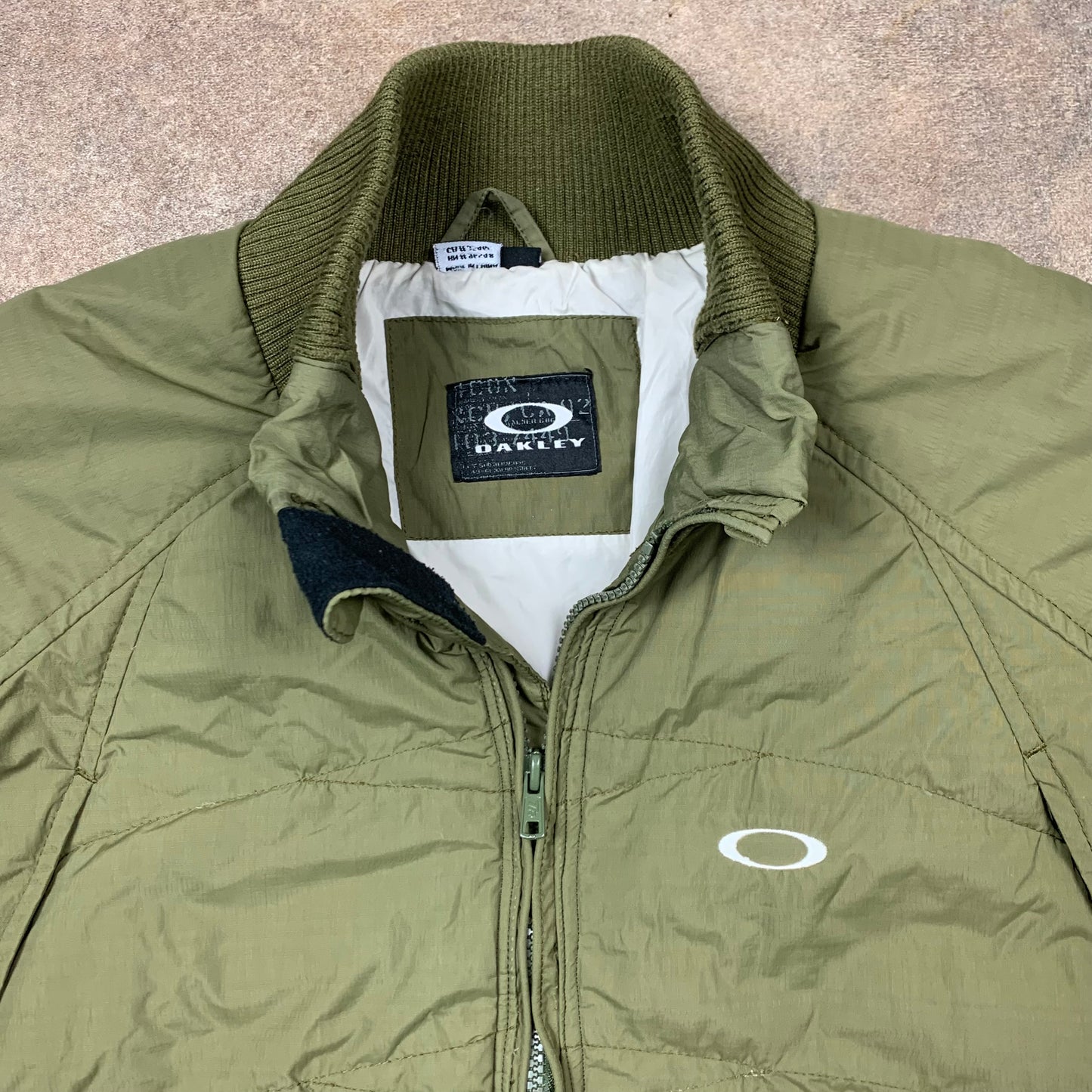 Oakley 00s green utilised puffer jacket (L)