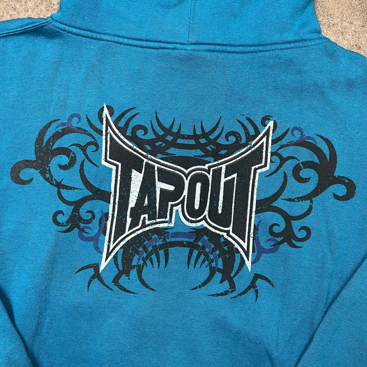 Tapout 00s graphic zip hoodie (L)