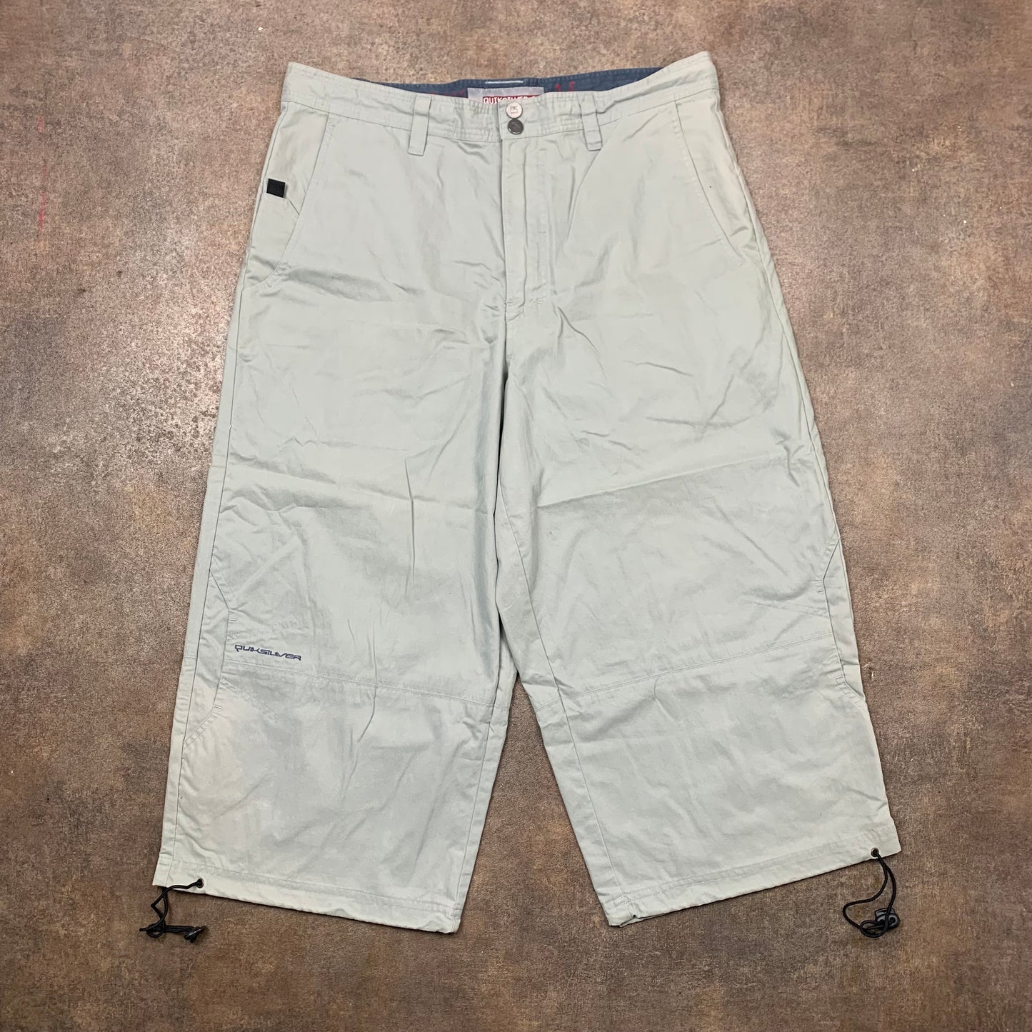 Quiksilver 90s 3/4 length shorts (M)