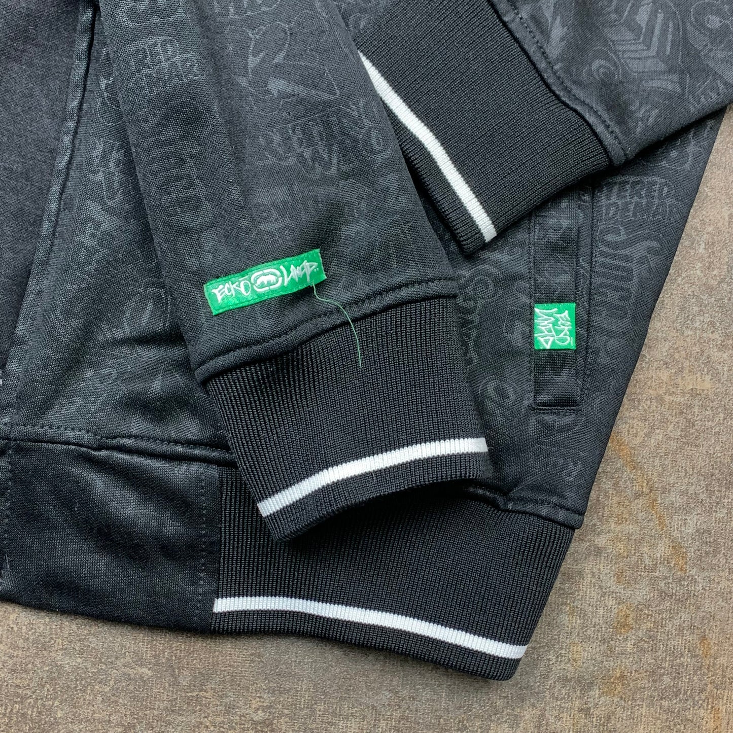 Ecko Unltd. 00s graphic broken zip jacket