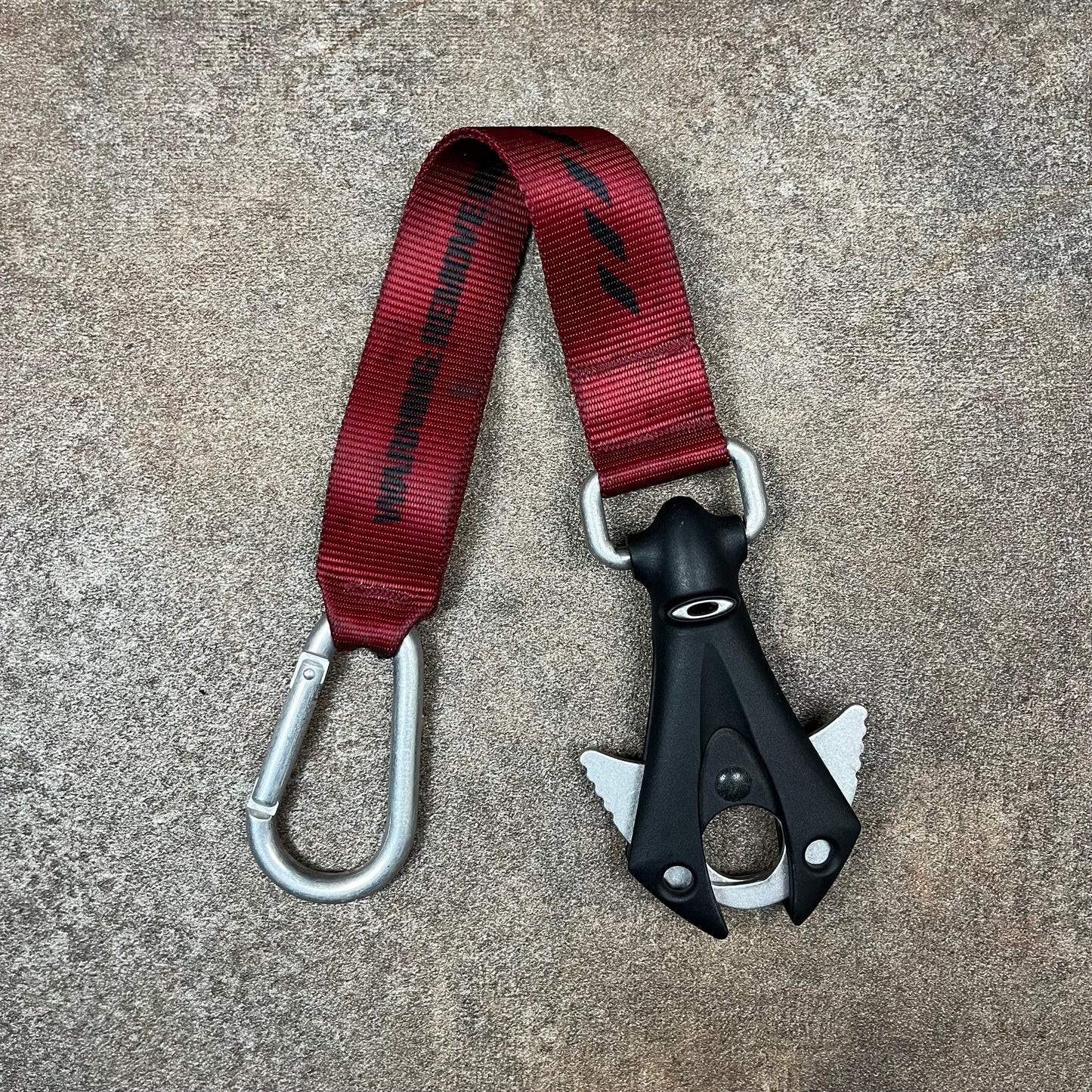 Oakley Software Icon Claw carabiner