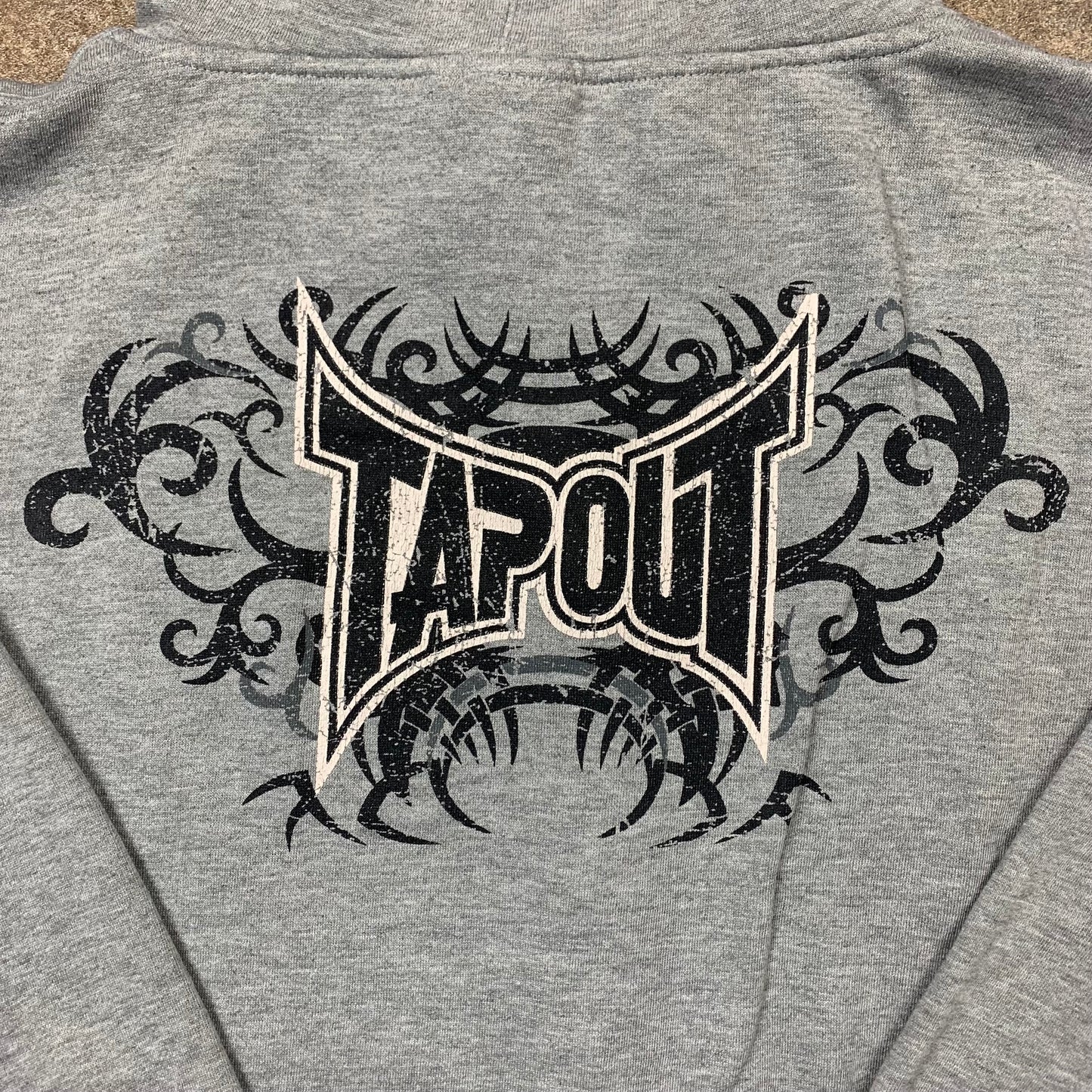 Tapout 00s boxy graphic zip hoodie (XL)