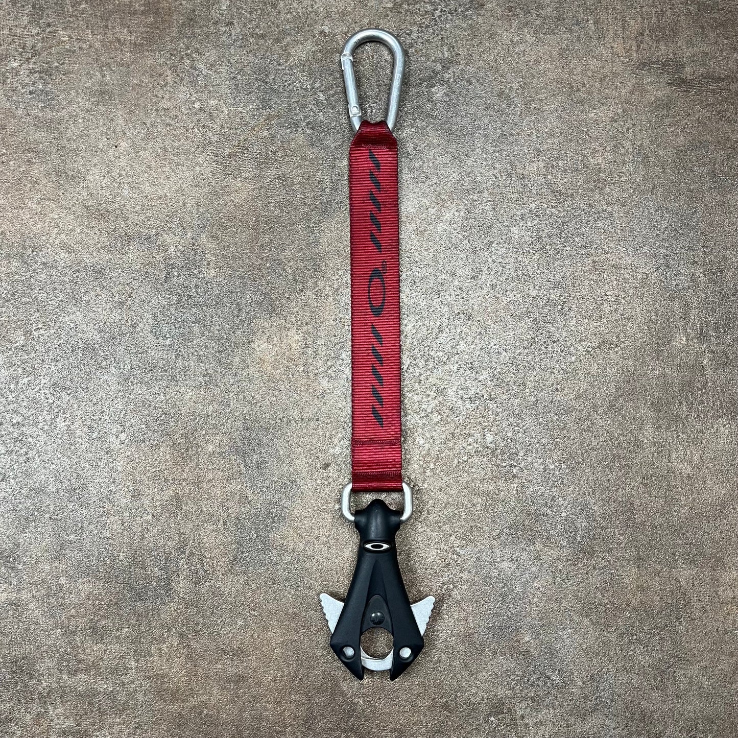 Oakley Software Icon Claw carabiner